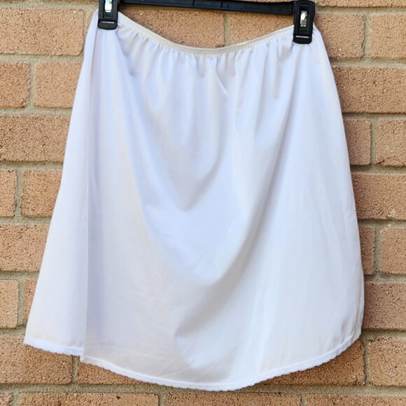 Vassarette White Half Slip Size 20 L Lace Hem Nylon - Picture 2 of 7